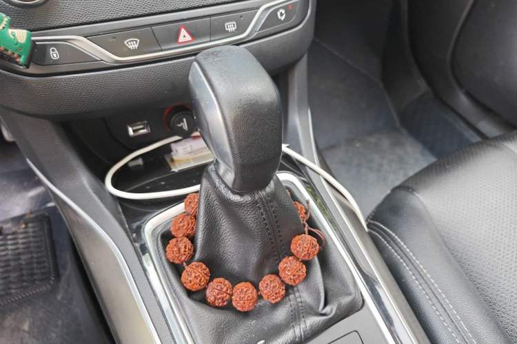 Used Peugeot 408 2014 1.8L Automatic Luxury Edition Gear Lever