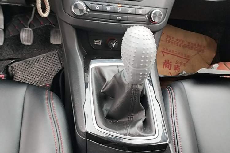 Used Peugeot 408 2014 1.8L Manual Leading Edition Gear Lever