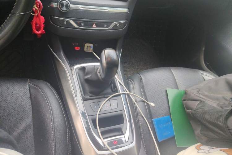 Used Peugeot 408 2014 1.8L Automatic Luxury Edition Gear Lever