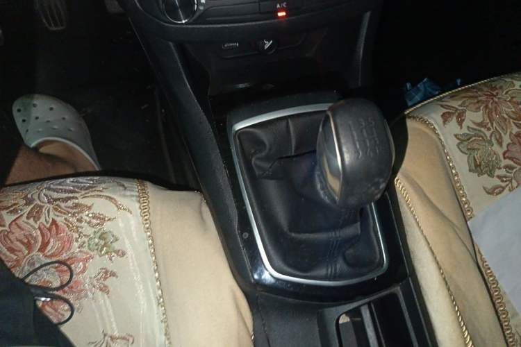 Used Peugeot 408 2014 1.8L Manual Leading Edition Gear Lever