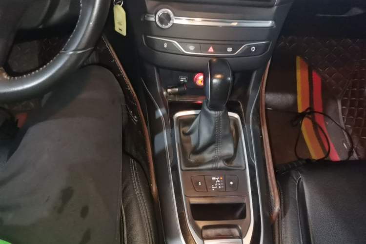 Used Peugeot 408 2014 1.8L Automatic Luxury Edition Gear Lever