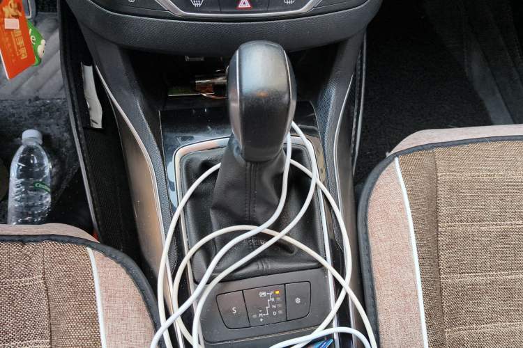 Used Peugeot 408 2014 1.8L Automatic Luxury Edition Gear Lever