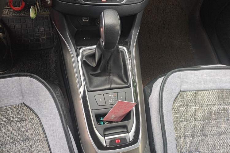Used Peugeot 408 2014 1.8L Automatic Luxury Edition Gear Lever