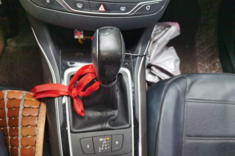 Used Peugeot 408 2014 1.8L Automatic Luxury Edition Gear Lever