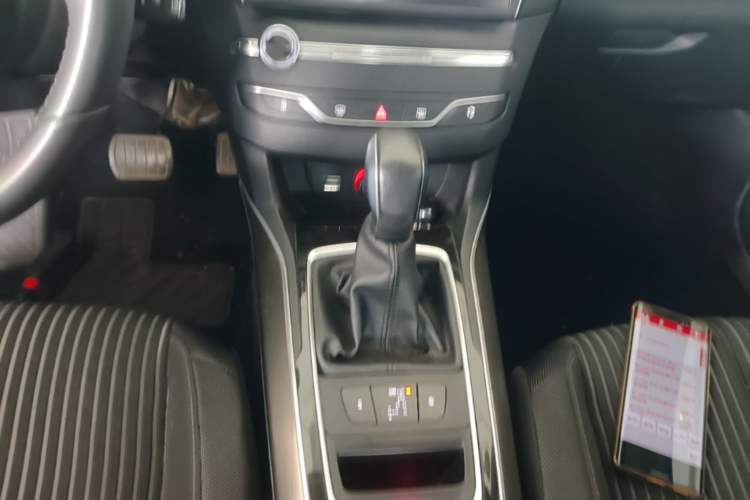 Used Peugeot 408 2014 1.8L Automatic Luxury Edition Gear Lever