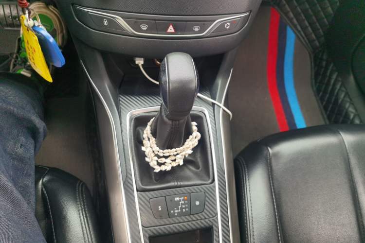 Used Peugeot 408 2014 1.8L Automatic Luxury Edition Gear Lever
