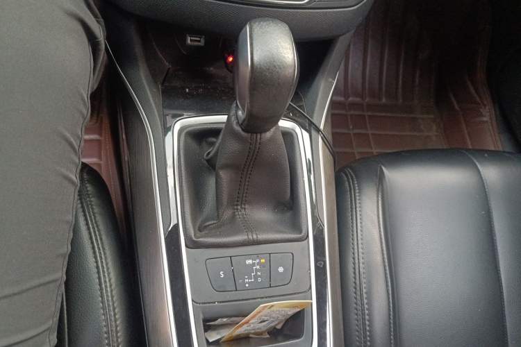 Used Peugeot 408 2014 1.6T Automatic Supreme Edition Gear Lever