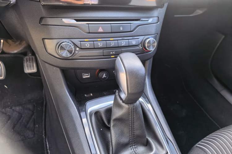 Used Peugeot 408 2014 1.8L Automatic Leading Edition Gear Lever