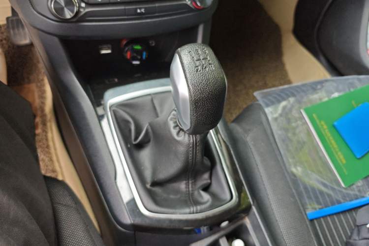 Used Peugeot 408 2014 1.8L Manual Leading Edition Gear Lever