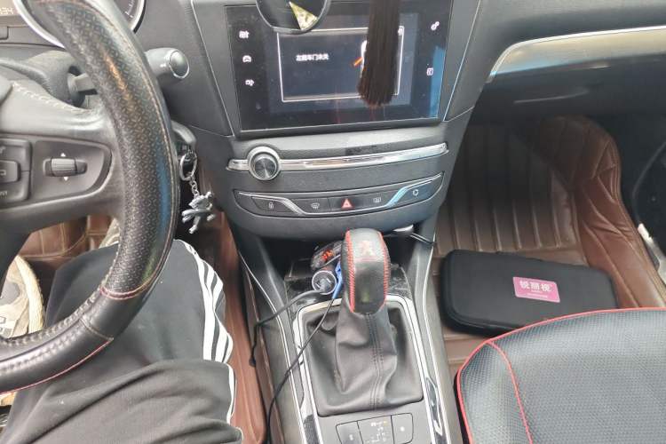 Used Peugeot 408 2014 1.8L Automatic Luxury Edition Gear Lever