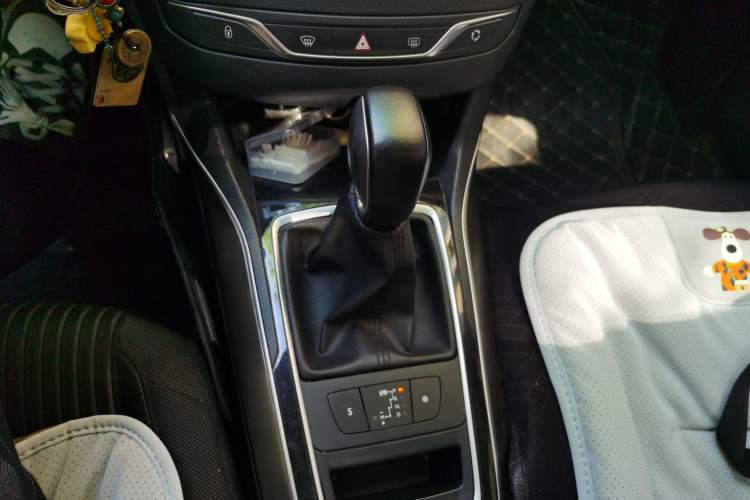 Used Peugeot 408 2014 1.8L Automatic Luxury Edition Gear Lever