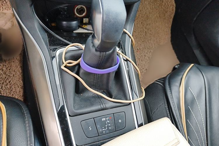 Used Peugeot 408 2014 1.8L Automatic Luxury Edition Gear Lever