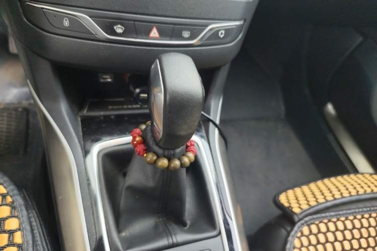 Used Peugeot 408 2014 1.8L Automatic Luxury Edition Gear Lever