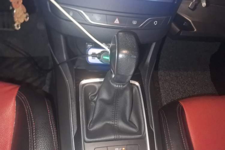Used Peugeot 408 2014 1.8L Automatic Luxury Edition Gear Lever