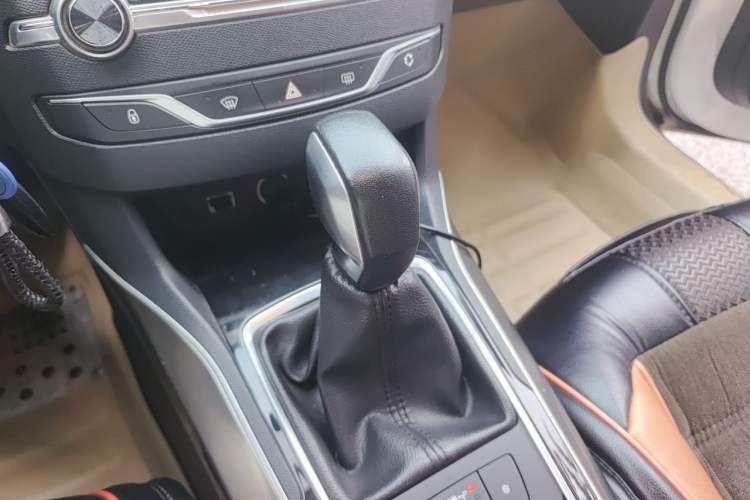 Used Peugeot 408 2014 1.8L Automatic Luxury Edition Gear Lever