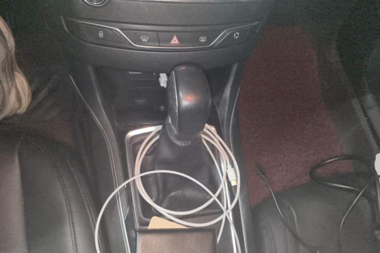 Used Peugeot 408 2014 1.8L Automatic Luxury Edition Gear Lever