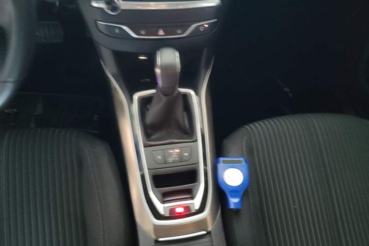 Used Peugeot 408 2014 1.8L Automatic Luxury Edition Gear Lever