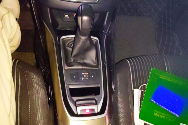 Used Peugeot 408 2014 1.8L Automatic Luxury Edition Gear Lever