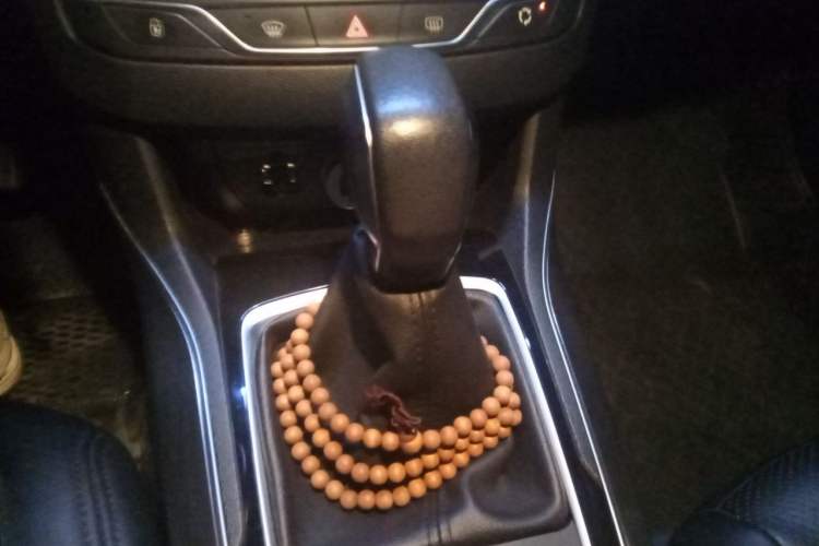 Used Peugeot 408 2014 1.8L Automatic Luxury Edition Gear Lever