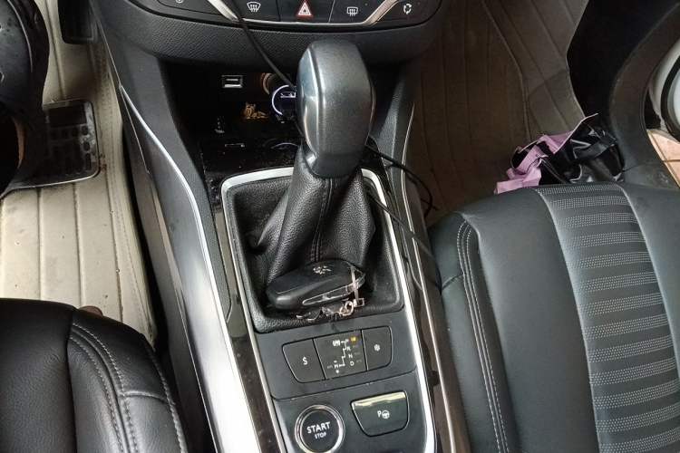Used Peugeot 408 2014 1.6T Automatic Supreme Edition Gear Lever