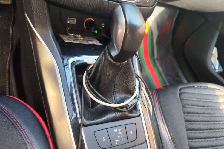 Used Peugeot 408 2014 1.6T Automatic Prestige Edition Gear Lever