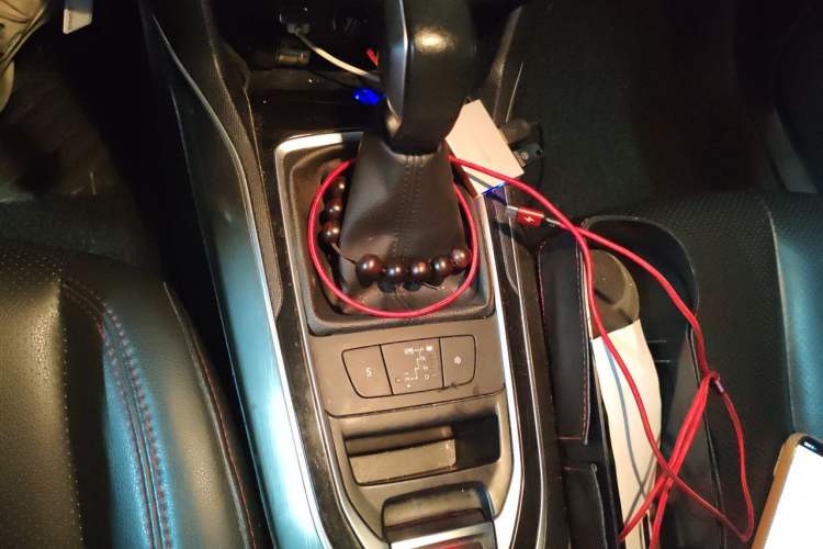 Used Peugeot 408 2014 1.8L Automatic Luxury Edition Gear Lever