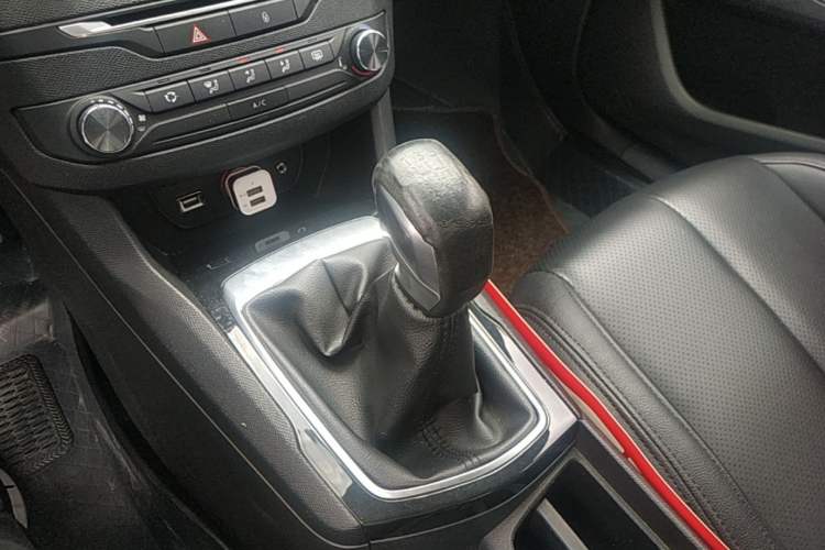 Used Peugeot 408 2014 1.8L Manual Leading Edition Gear Lever