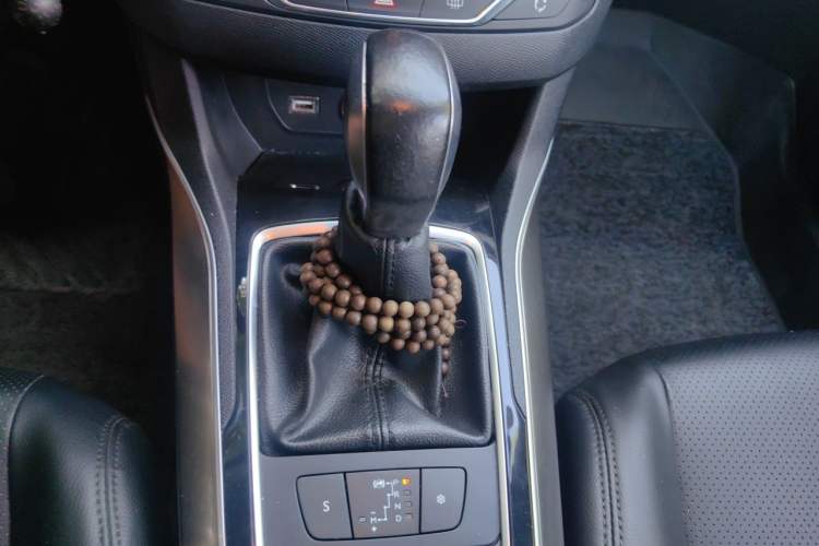 Used Peugeot 408 2014 1.8L Automatic Luxury Edition Gear Lever