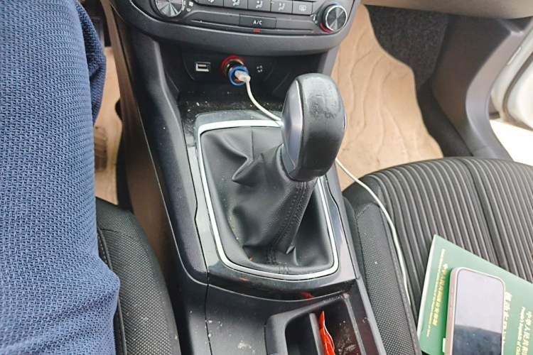 Used Peugeot 408 2014 1.8L Manual Leading Edition Gear Lever