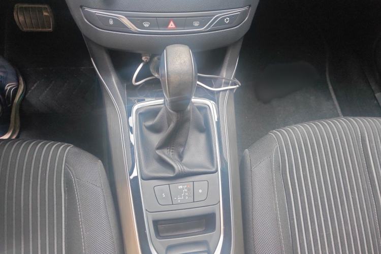 Used Peugeot 408 2014 1.8L Automatic Luxury Edition Gear Lever