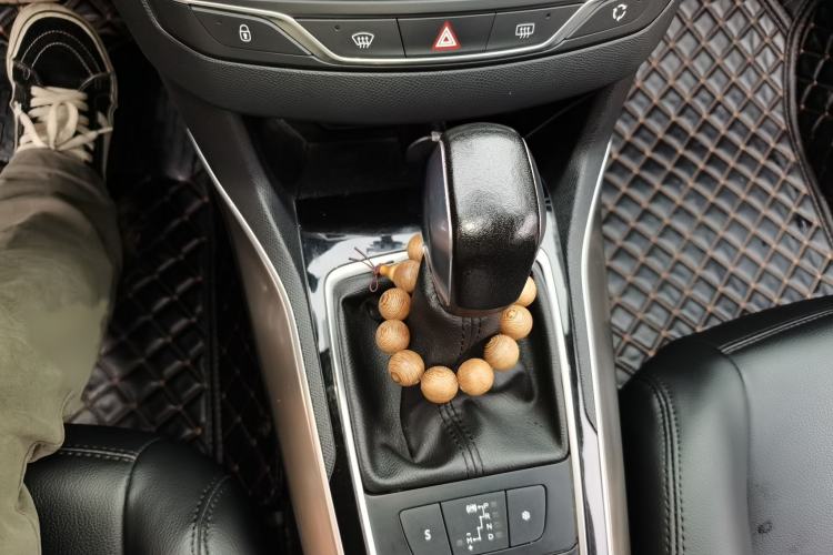 Used Peugeot 408 2014 1.8L Automatic Luxury Edition Gear Lever