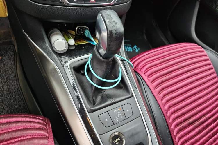 Used Peugeot 408 2014 1.8L Automatic Luxury Edition Gear Lever