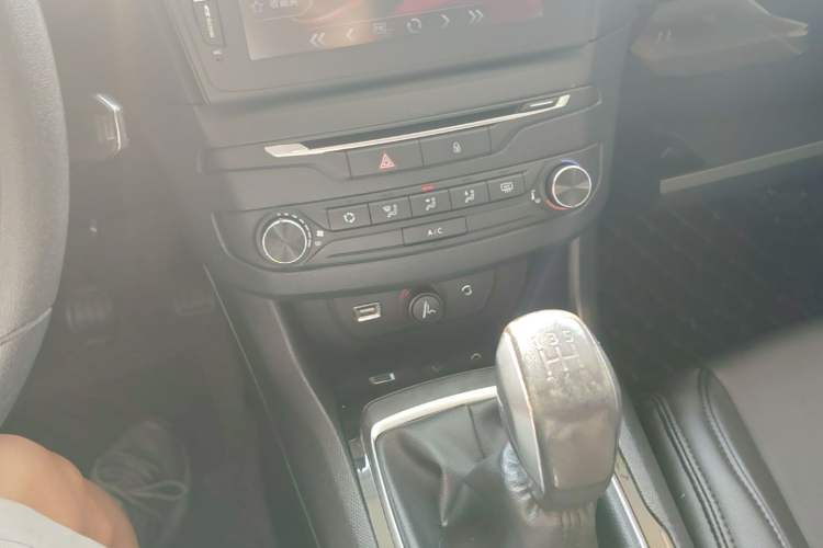 Used Peugeot 408 2014 1.8L Manual Leading Edition Headliner
