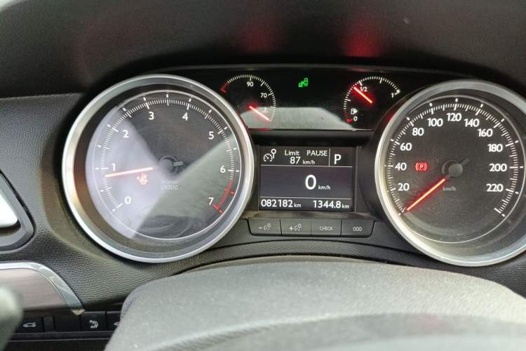 Used Peugeot 408 2014 1.6T Automatic Supreme Edition Instrument Cluster