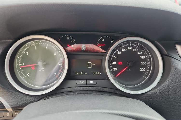 Used Peugeot 408 2014 1.8L Manual Leading Edition Instrument Cluster