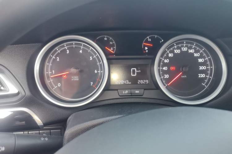 Used Peugeot 408 2014 1.8L Manual Leading Edition Instrument Cluster