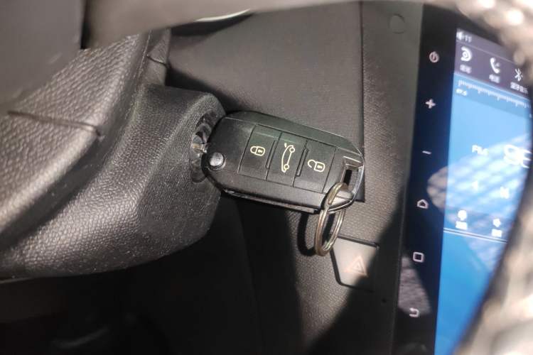 Used Peugeot 408 2014 1.8L Automatic Luxury Edition Interior 1