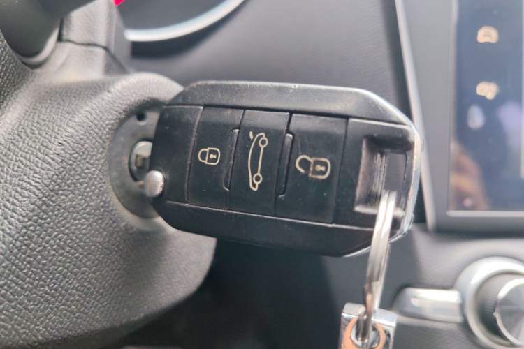 Used Peugeot 408 2014 1.8L Automatic Luxury Edition Interior 1
