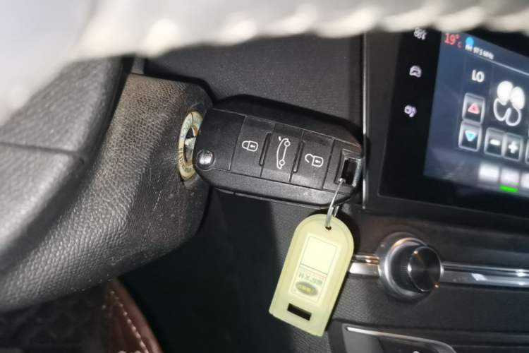Used Peugeot 408 2014 1.8L Automatic Luxury Edition Interior 1