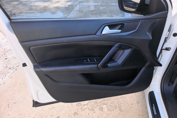 Used Peugeot 408 2014 1.8L Automatic Leading Edition Interior 1