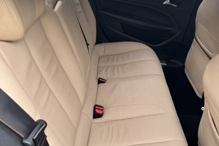 Used Peugeot 408 2014 1.8L Automatic Luxury Edition Interior 1