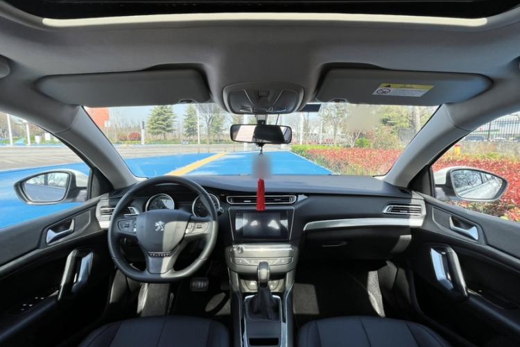 Used Peugeot 408 2014 1.8L Automatic Luxury Edition Interior 2