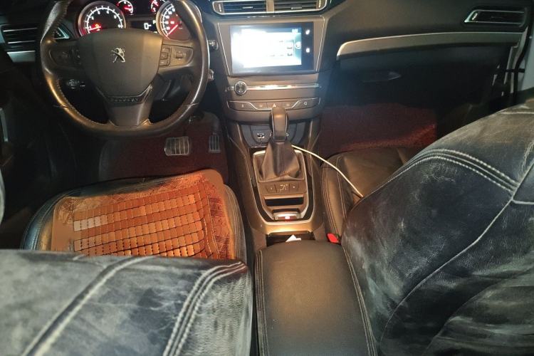 Used Peugeot 408 2014 1.8L Automatic Luxury Edition Interior 2