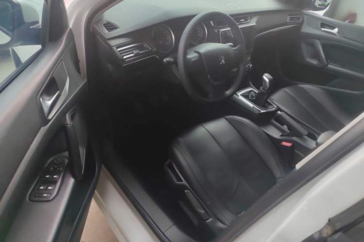 Used Peugeot 408 2014 1.8L Manual Leading Edition Interior 2