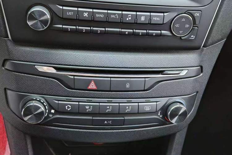Used Peugeot 408 2014 1.8L Manual Leading Edition Interior 2
