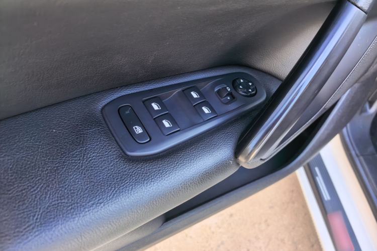 Used Peugeot 408 2014 1.8L Automatic Leading Edition Interior 2