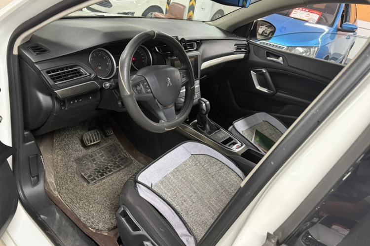 Used Peugeot 408 2014 1.8L Automatic Luxury Edition Interior 3