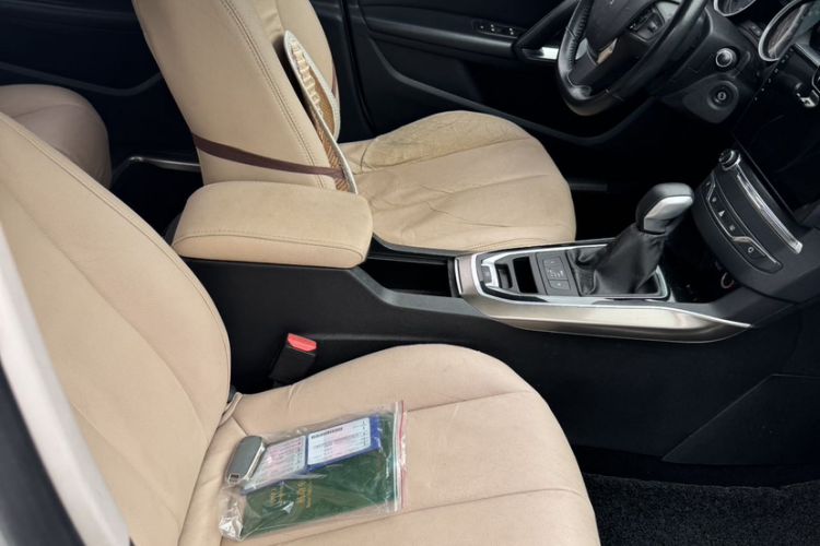 Used Peugeot 408 2014 1.8L Automatic Luxury Edition Interior 3
