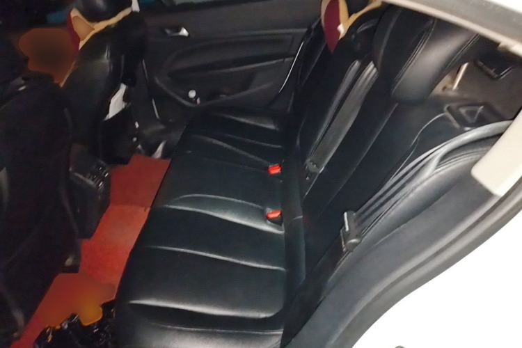 Used Peugeot 408 2014 1.8L Automatic Luxury Edition Interior 4