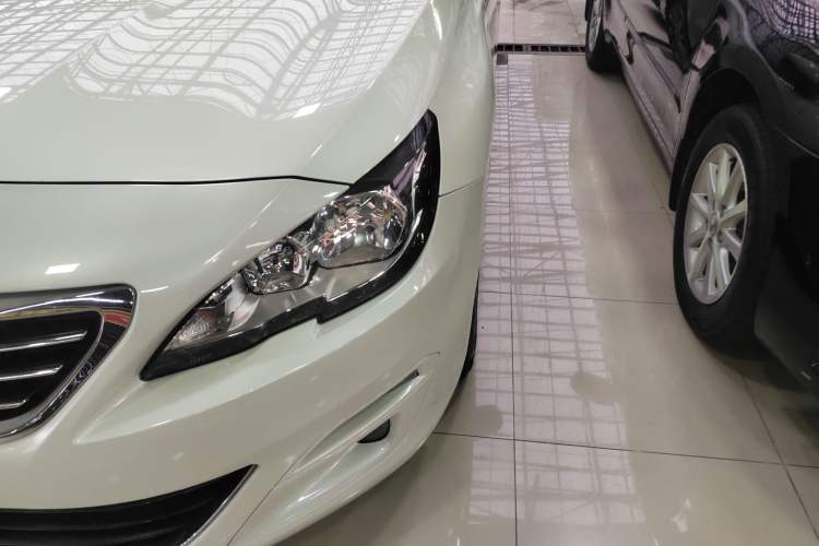 Used Peugeot 408 2014 1.8L Automatic Luxury Edition Left Front Headlight